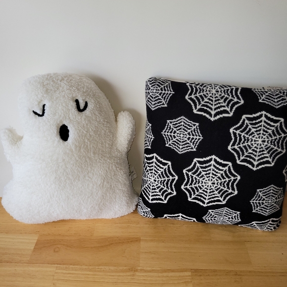 Halloween Pillows Ghost Pillow Pair - Picture 2 of 5